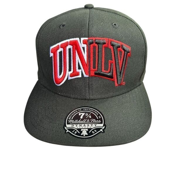 UNLV Rebels Mitchell & Ness fitted Hat Black Unisex Adult 7 3/4 - Picture 1 of 5